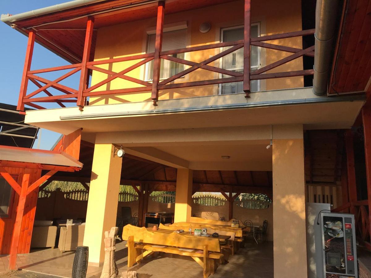 To- Party Panorama Panzio & Wellness Hotel Kiszombor Exterior foto